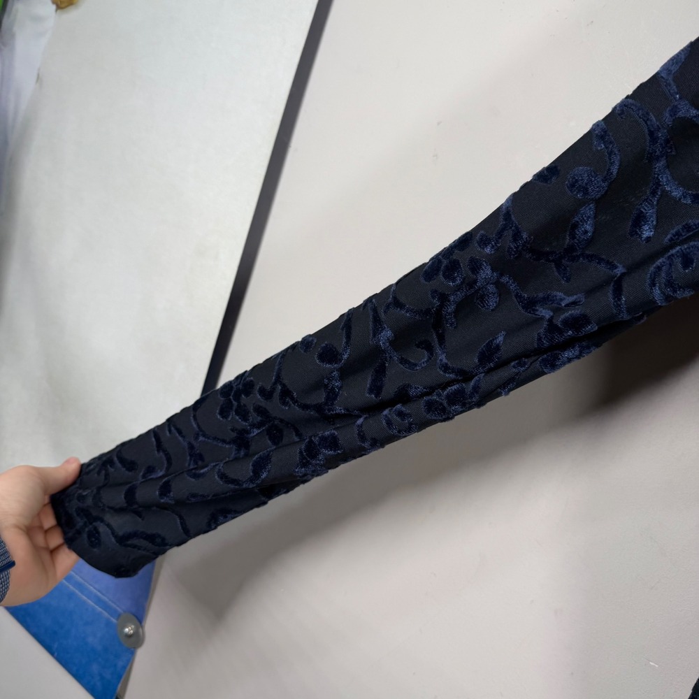 Gruppo‎ Americano Collection Navy Blue Burnout Velvet Floral Long Sleeve Top XL - Picture 10 of 13